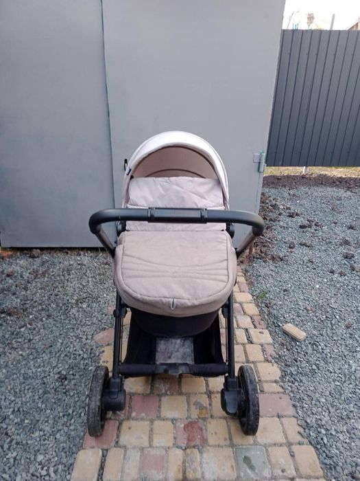 Продам Дитячу коляску CHICCO 2 в 1