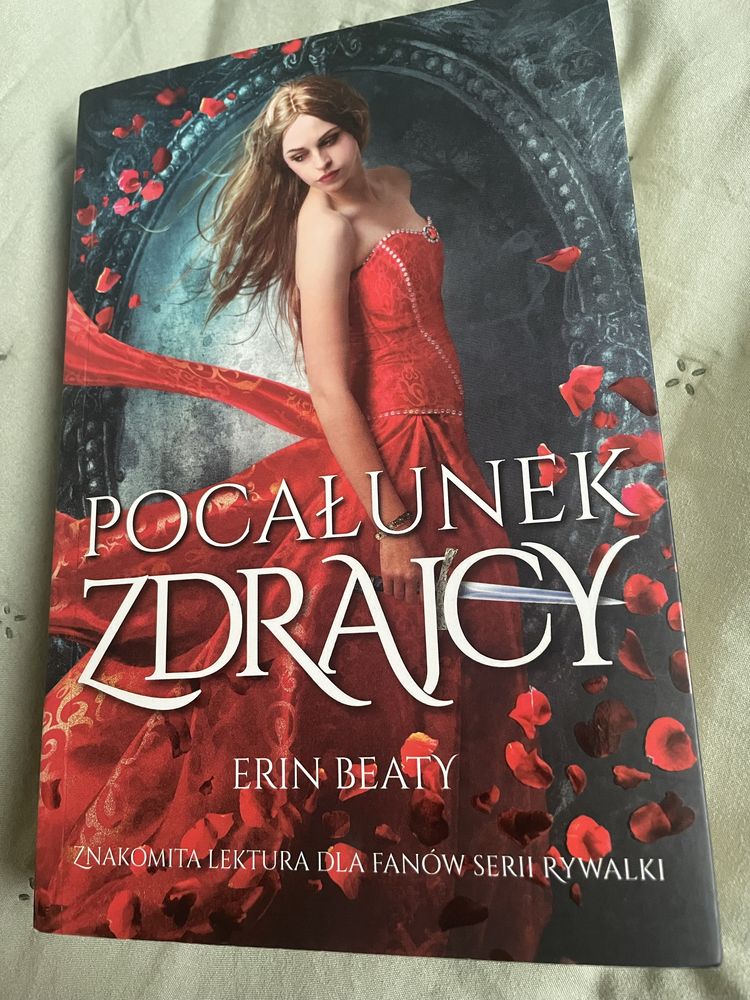 Pocałunek zdrajcy Erin Beaty