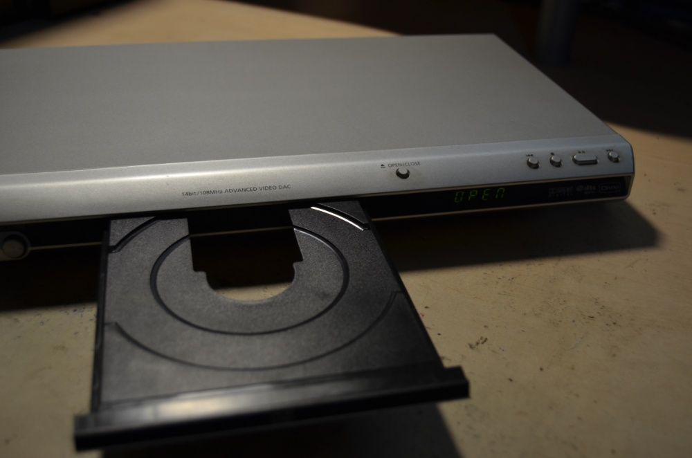 Samsung DVD-проигрыватель (P376KD)