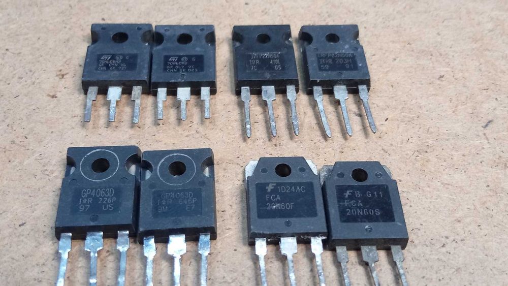 Транзистори  2SA1943 2SC5200 оригінальні.