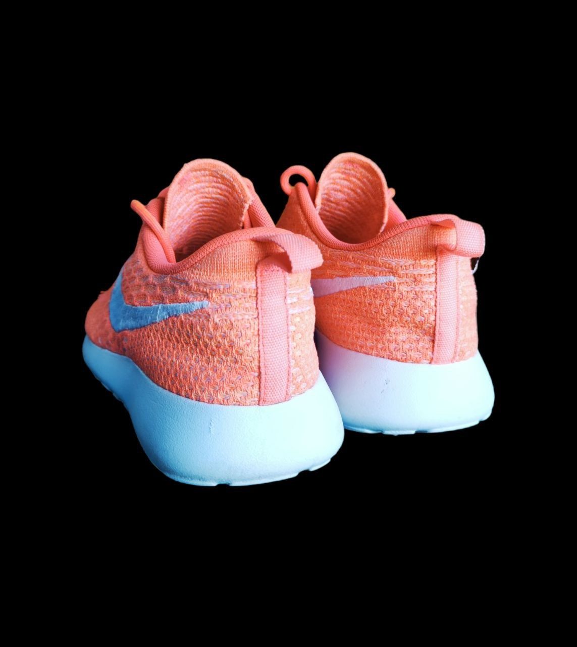 Оригінальні жіночі кросівки Nike Rosheran Lawa Розмір 38 24 см