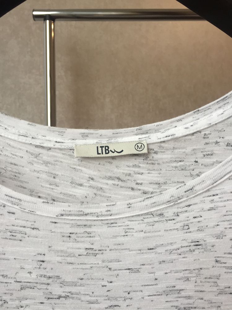 Довга футболка з розрізами з боків бренду ltb