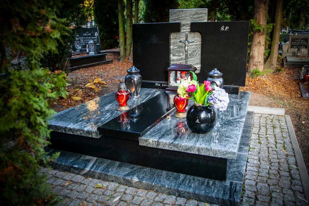 Opieka, sprzątanie nagrobków