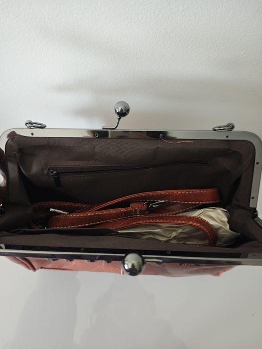 Mala de ombro castanha