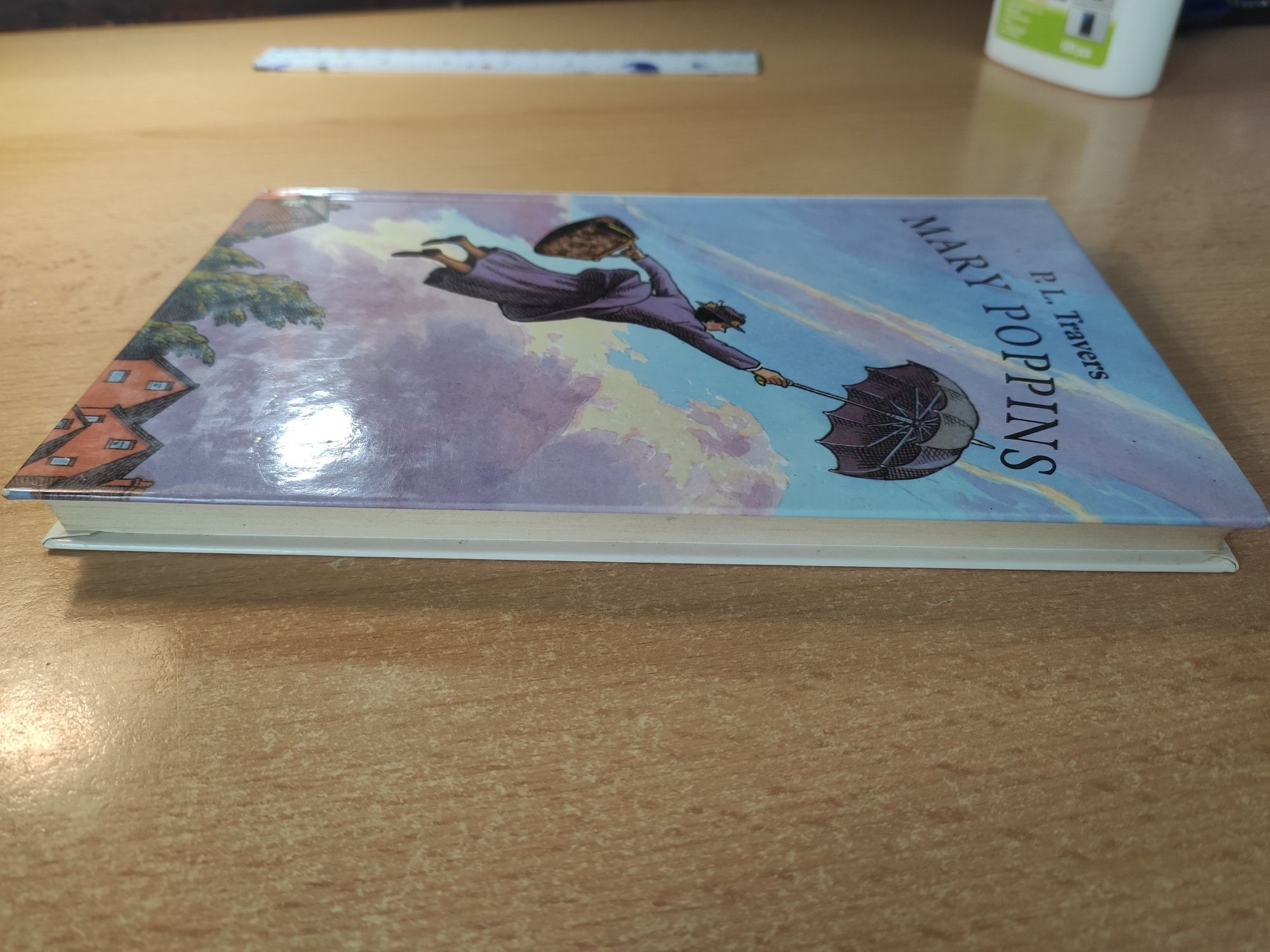 Książka Mary Poppins idealna dla dzieci i nastolatków