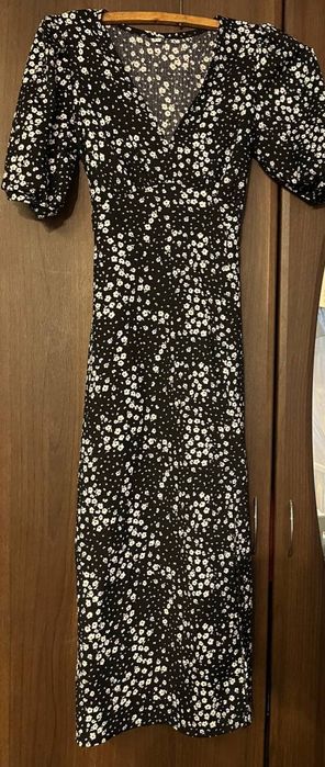 Сукня жіноча  в ідеальному стані.