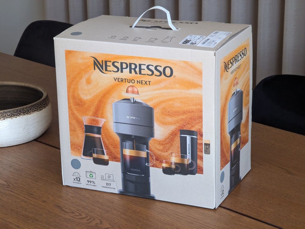 Máquina de café Nespresso Vertuo Next (NOVA) +12 capsulas