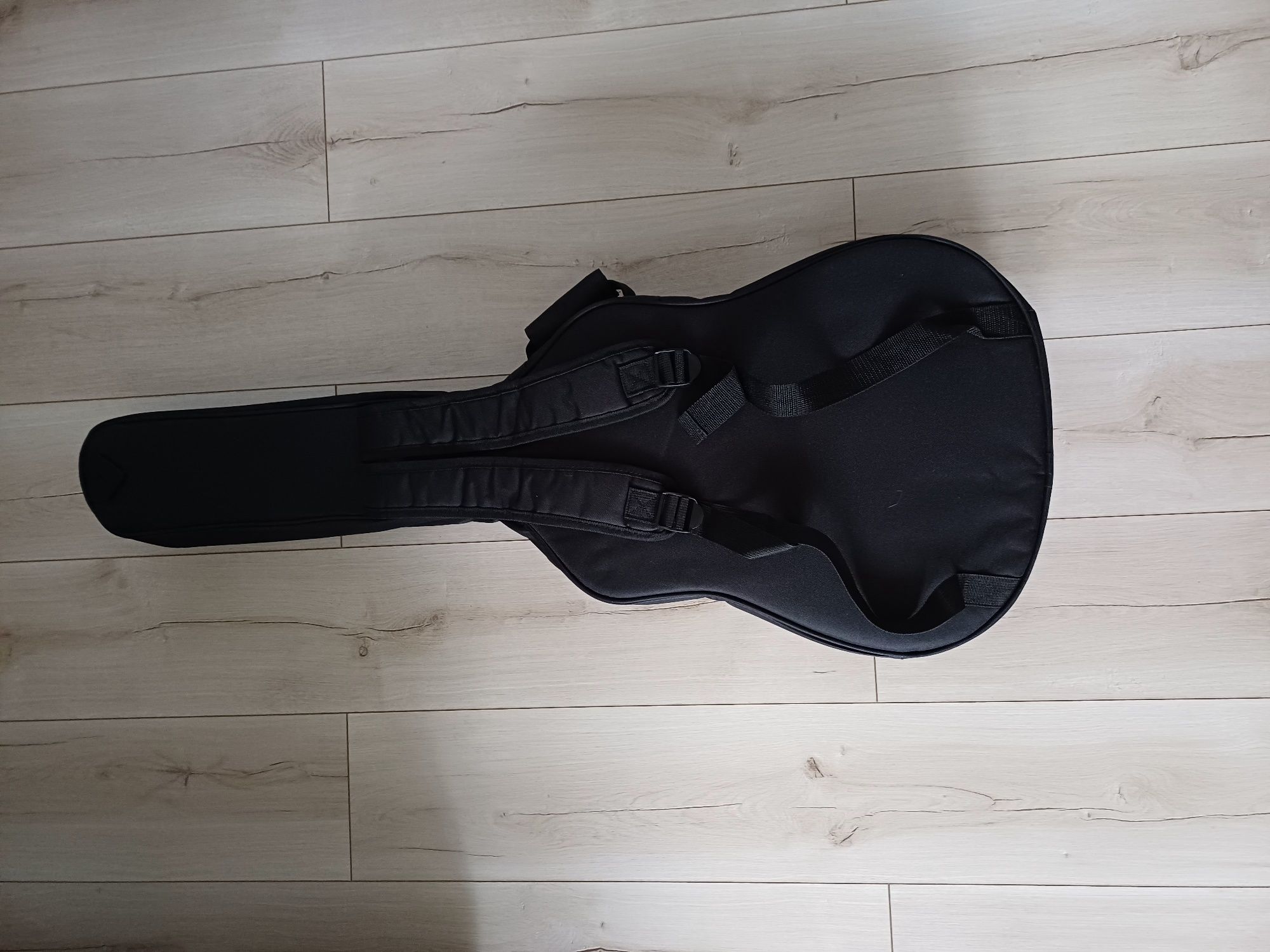 Spawarka gitarę klasyczną Washburn