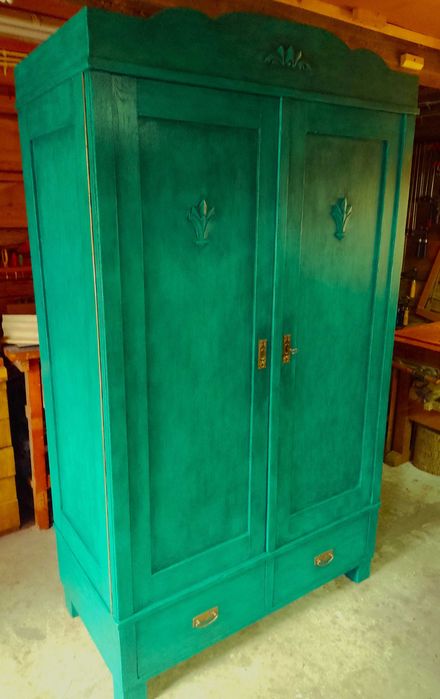 Stara szafa odnowiona