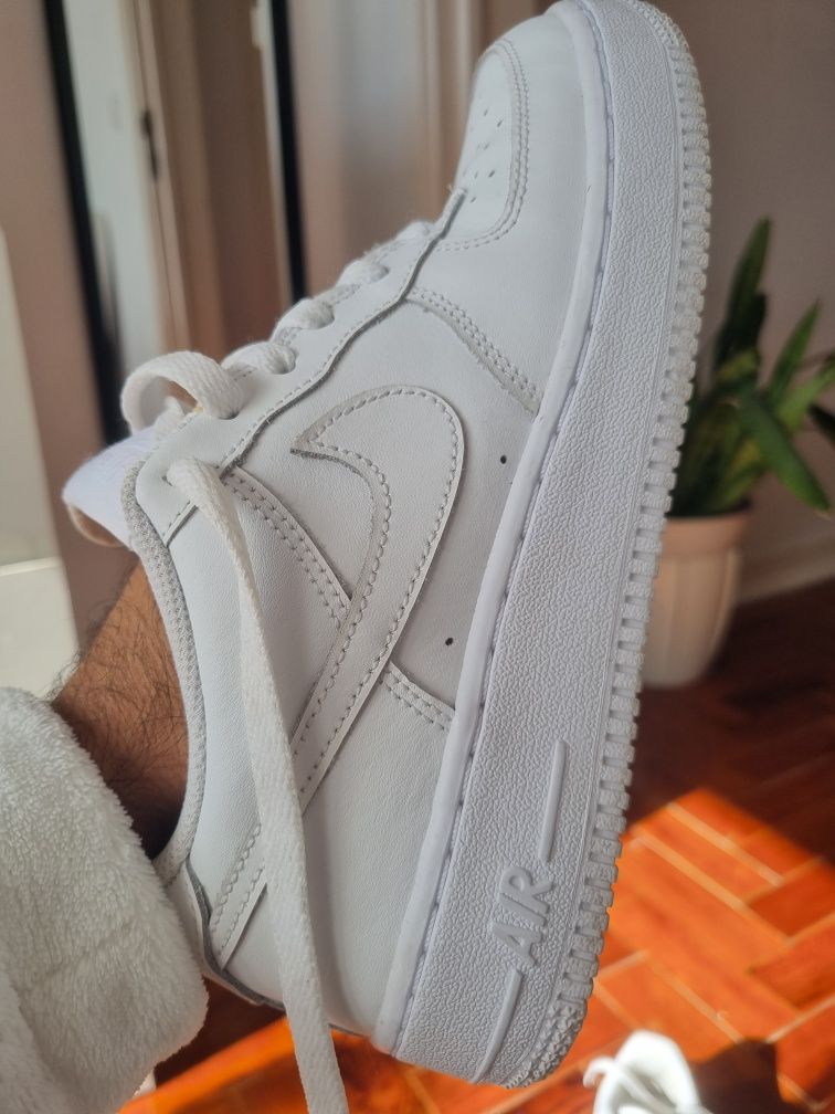 Nike sportswear brancos
