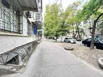 Продам комерческое помещение 60 кв м в центре под ваш бизнес