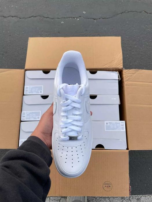 Buty meskie Trampk Nike Air Force 1 Low '07 White R.38
