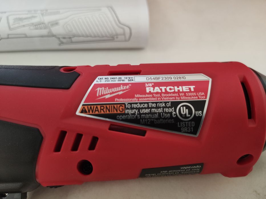 Оригінальний кутовий гайковерт трищітка Milwaukee M12 2457-20 3/8"