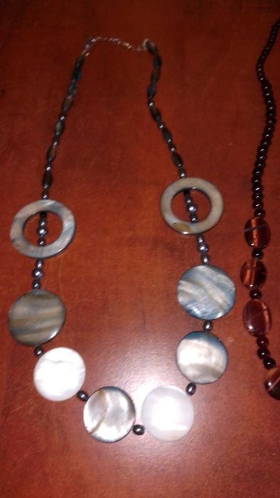 Бусы из перламутра, агата, граната и чешкого стекла