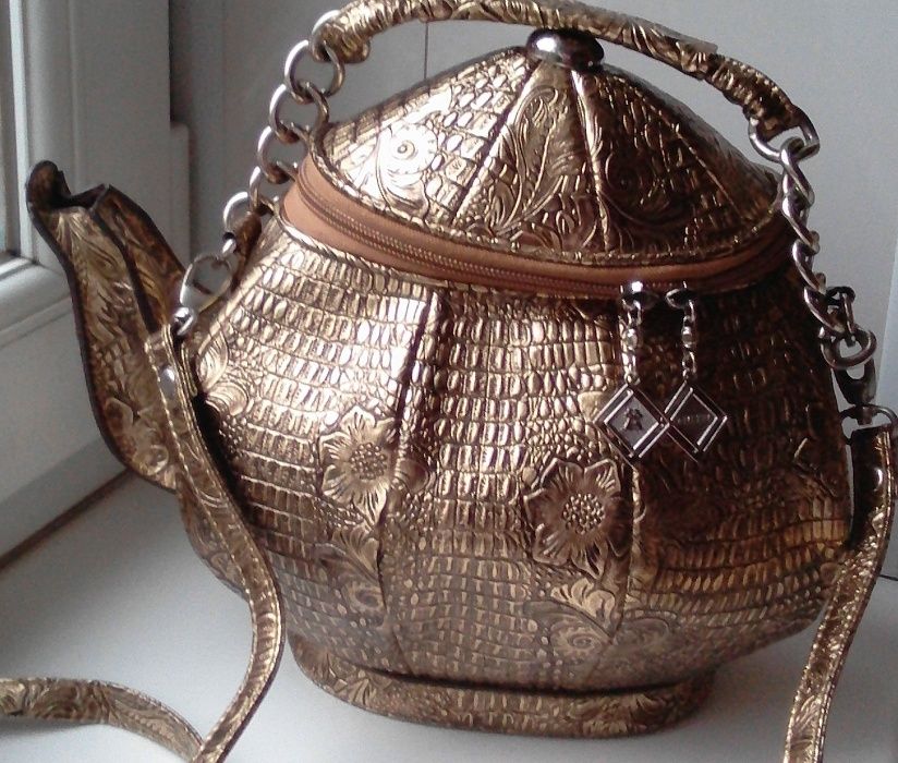 жіноча ексклюзивна сумка "Чайник" коліру старого золота