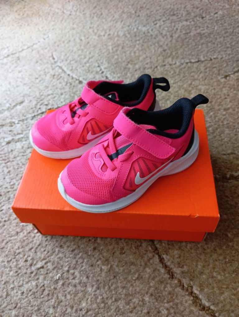 Buty sportowe dla dziecka Nike 23.5