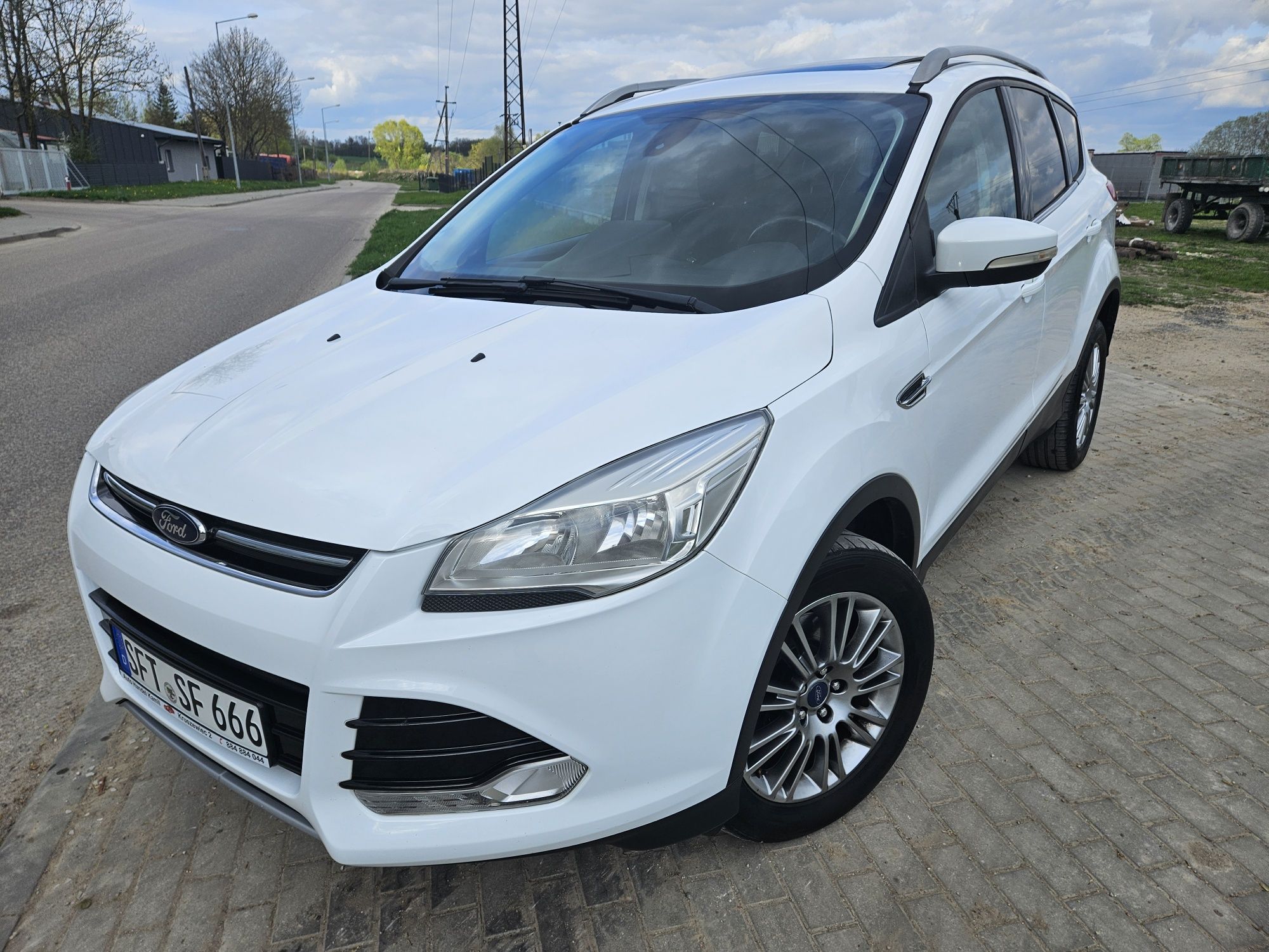 Ford Kuga 2014 rok 2.0 Diesel 140KM serwis navi kamera bezwypadkowa