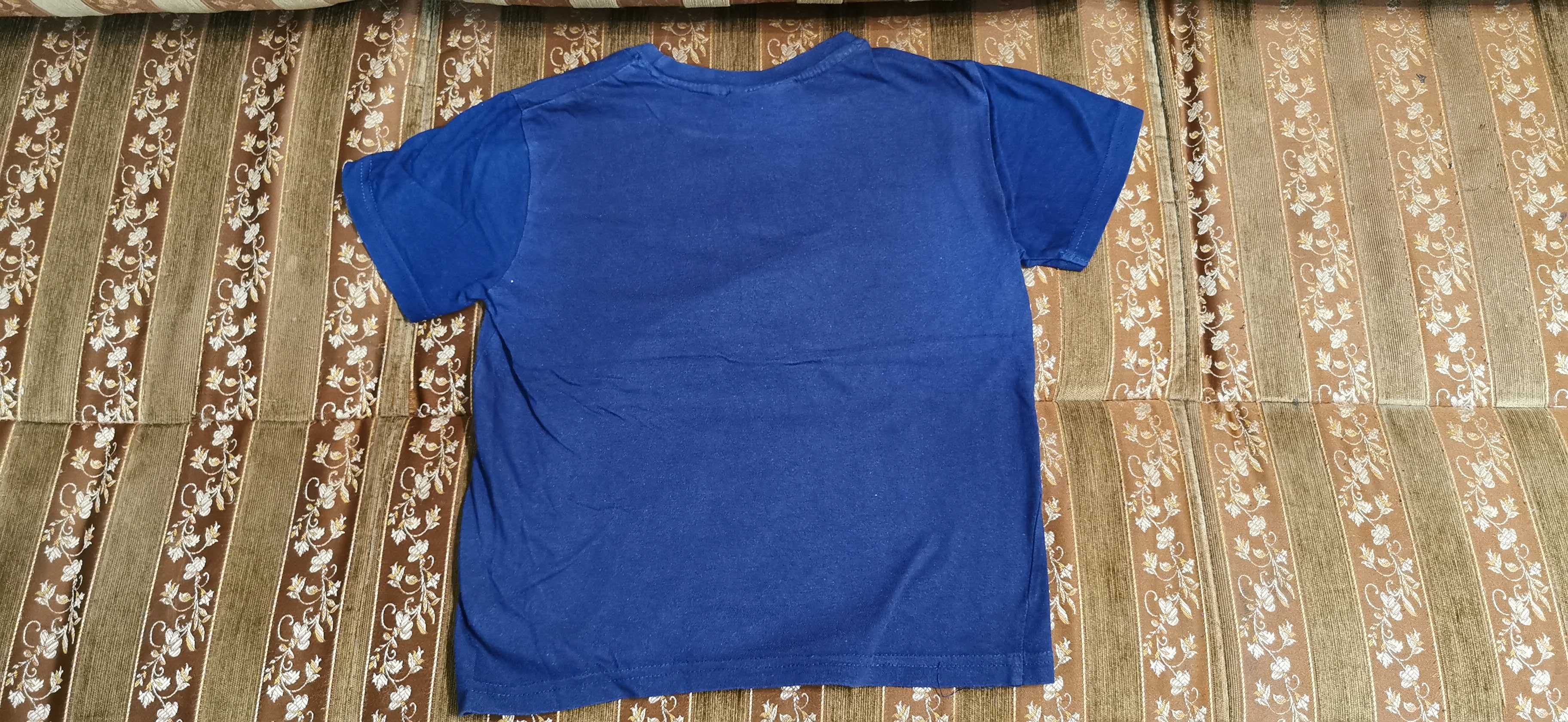 Koszulka chłopięca używana na wzrost 122 cm.