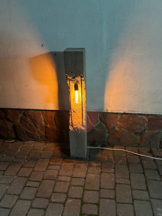 Світильник з бетону