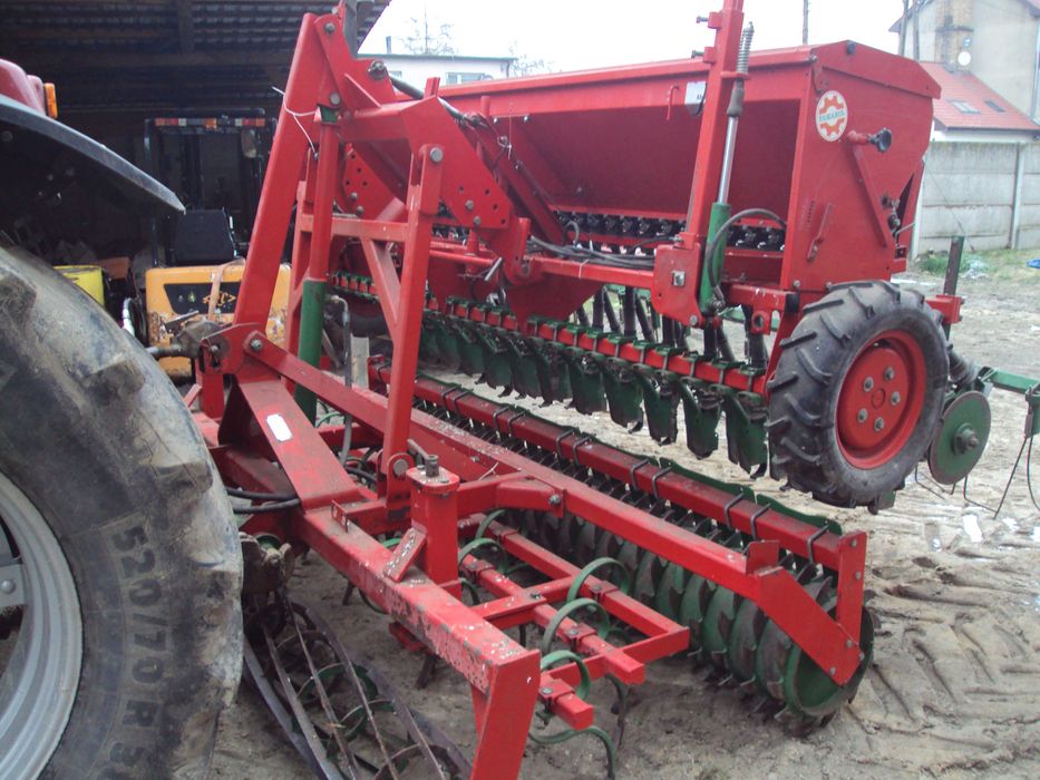 agregat uprawowo-siewny 3m. -ścieżki ,stan bdb.