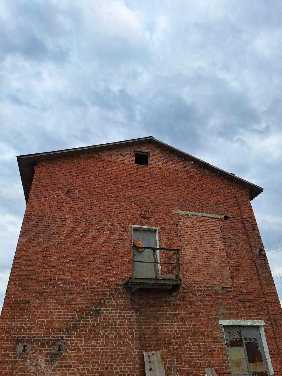 Продаю складське приміщення в с. Хриплин