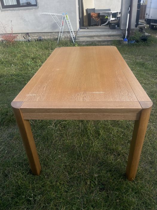 Стіл дубовий цільний