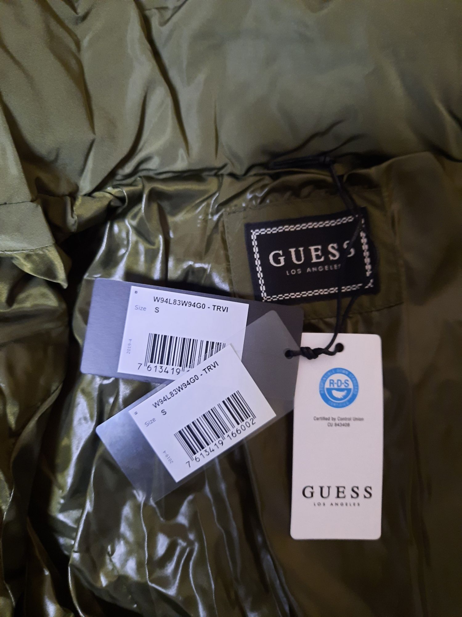 Шикарный пуховик Guess, р.S, оригинал