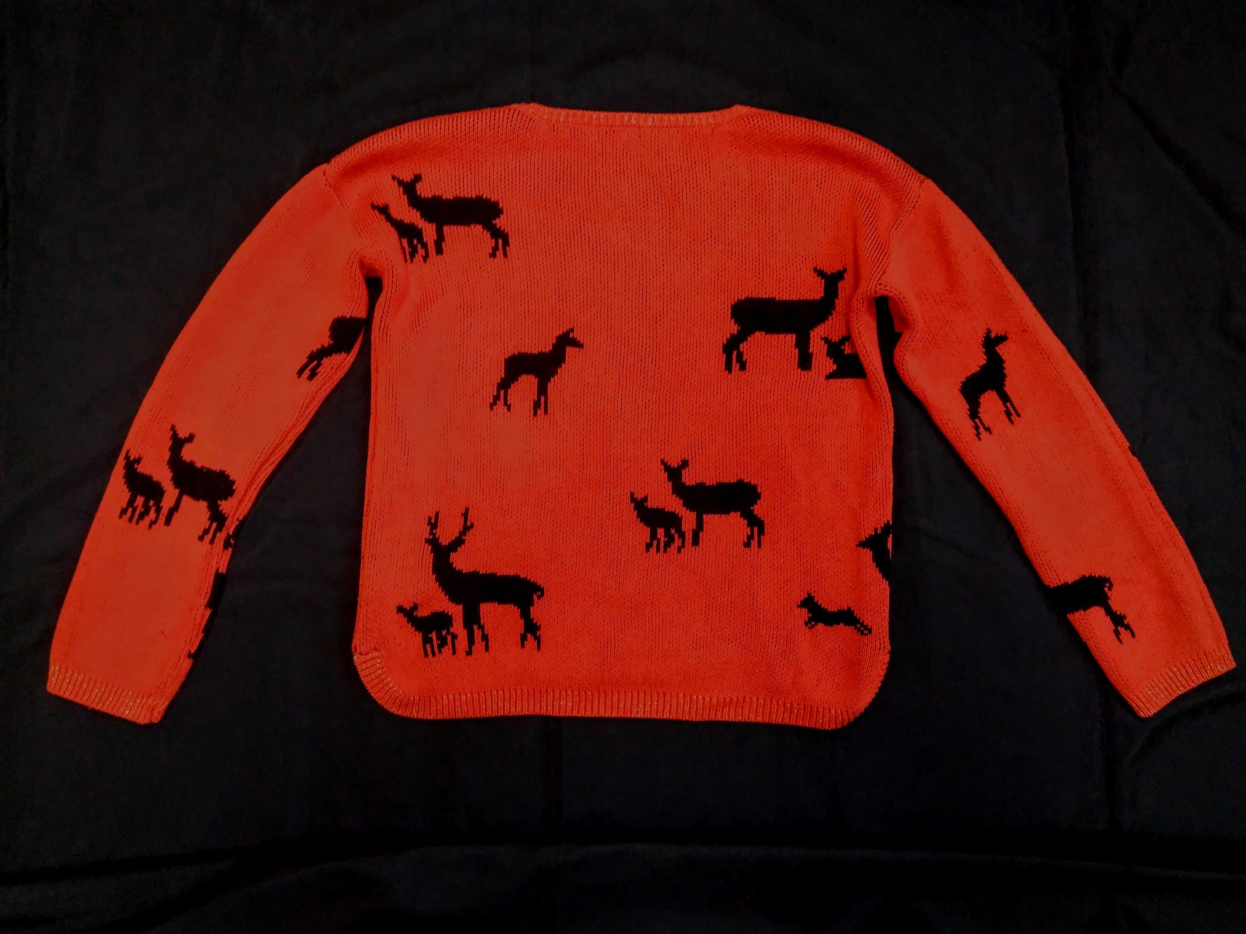 Яркий трикотажный свитер для девочки бренда Kiabi Франция