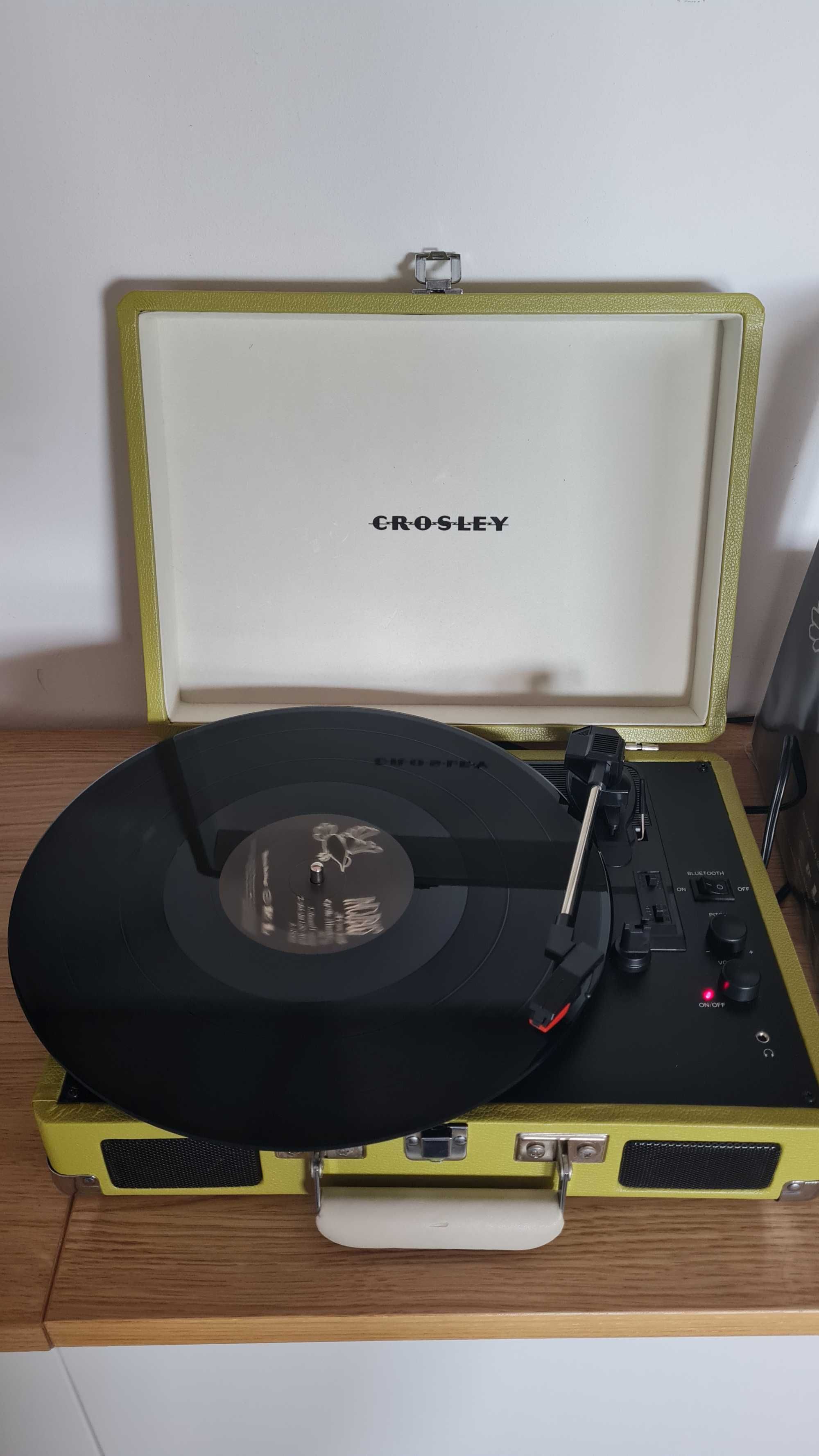 Gira discos Crosley com Bluetooth