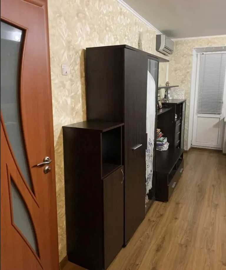 Продам 2 комн (Дафи) 5/9 эт высотка, кирпичный дом. капремонт