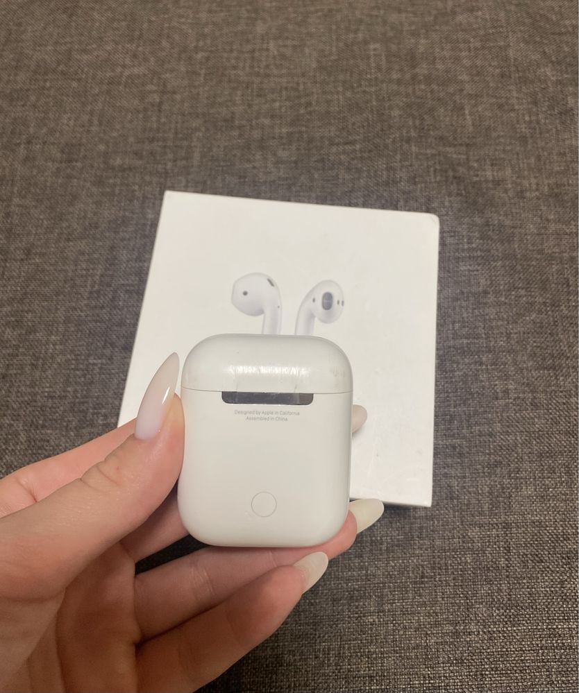 Продам кейс AirPods Charging Case