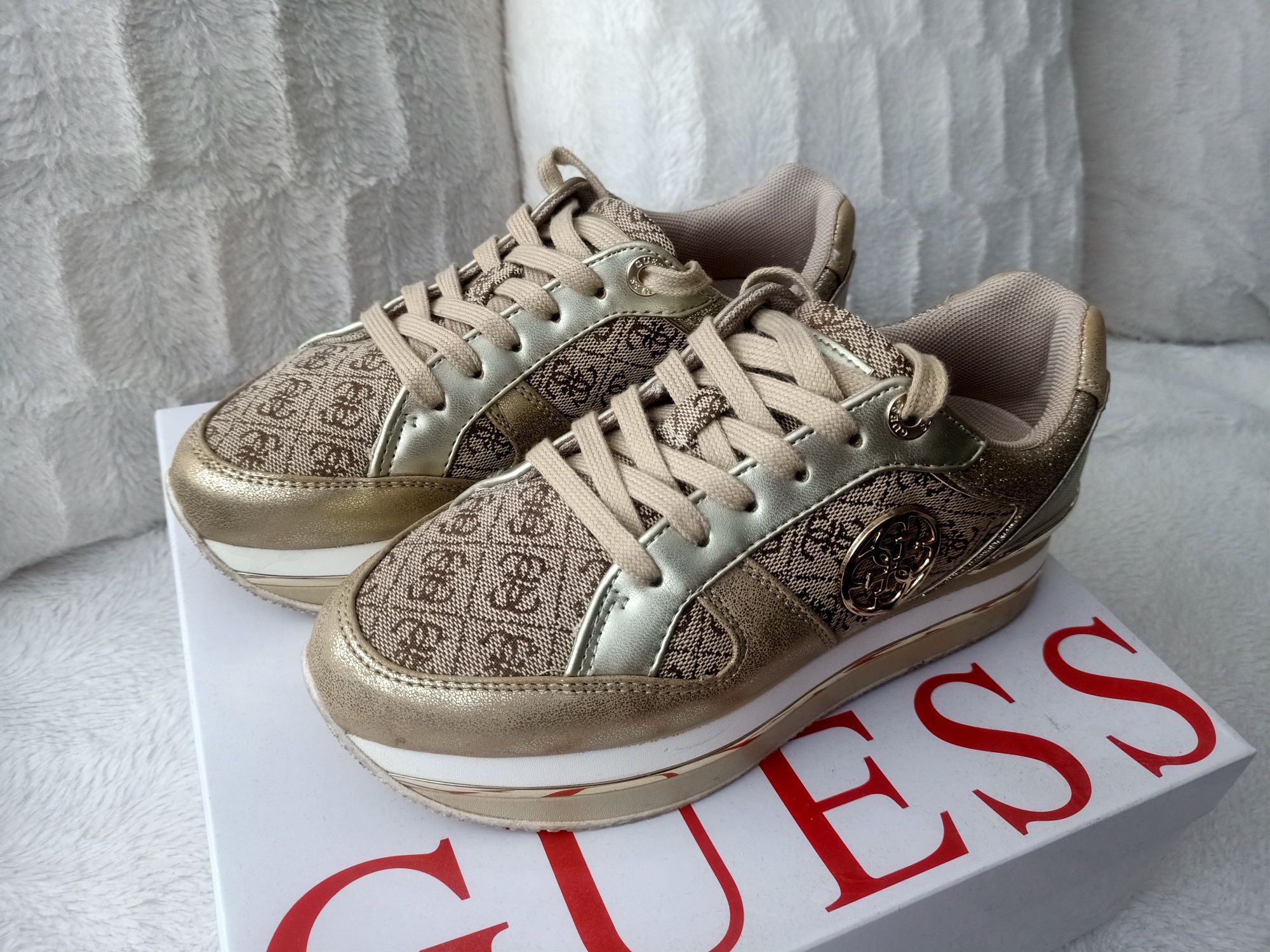 Sneakersy GUESS r.36 prawie nowe, cena skl. 539zł