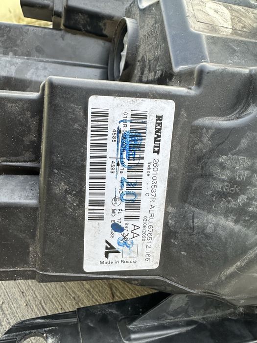 Права фара Renault Duster 2020 р.