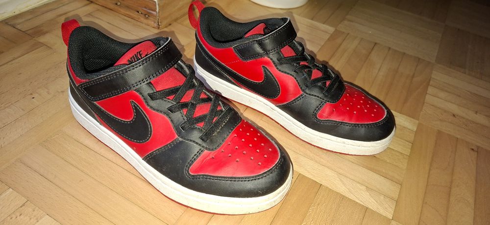Buty NIKE na rzepy chłopięce r. 35