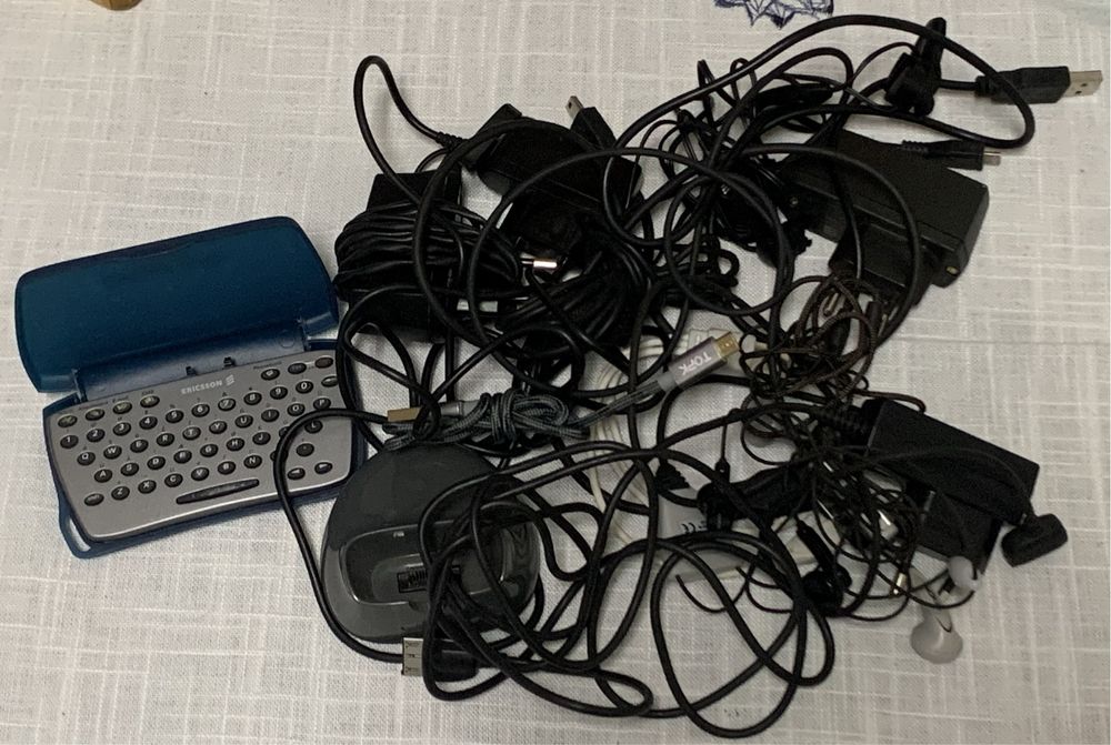 24 Telemoveis + Acessorios (Nokia/Siemens/Sony/Samsung/HTC e outras)