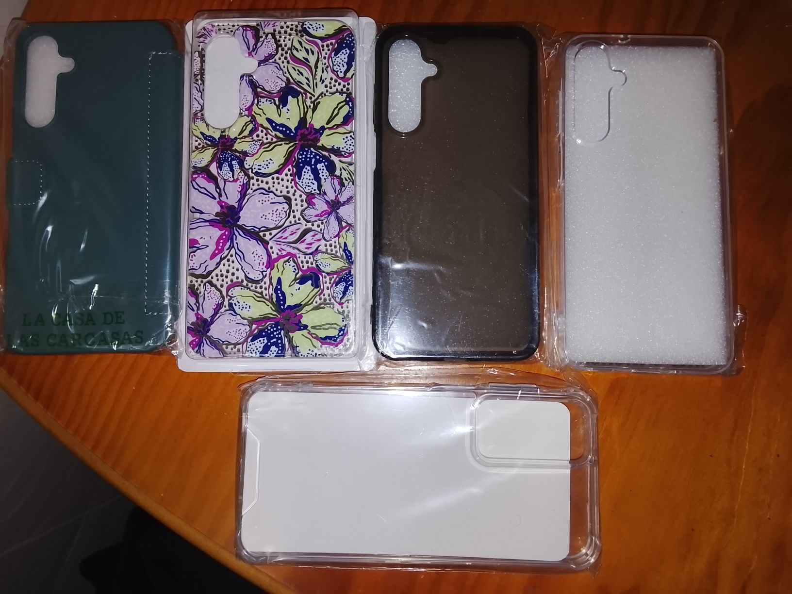 Capas de Samsung A16