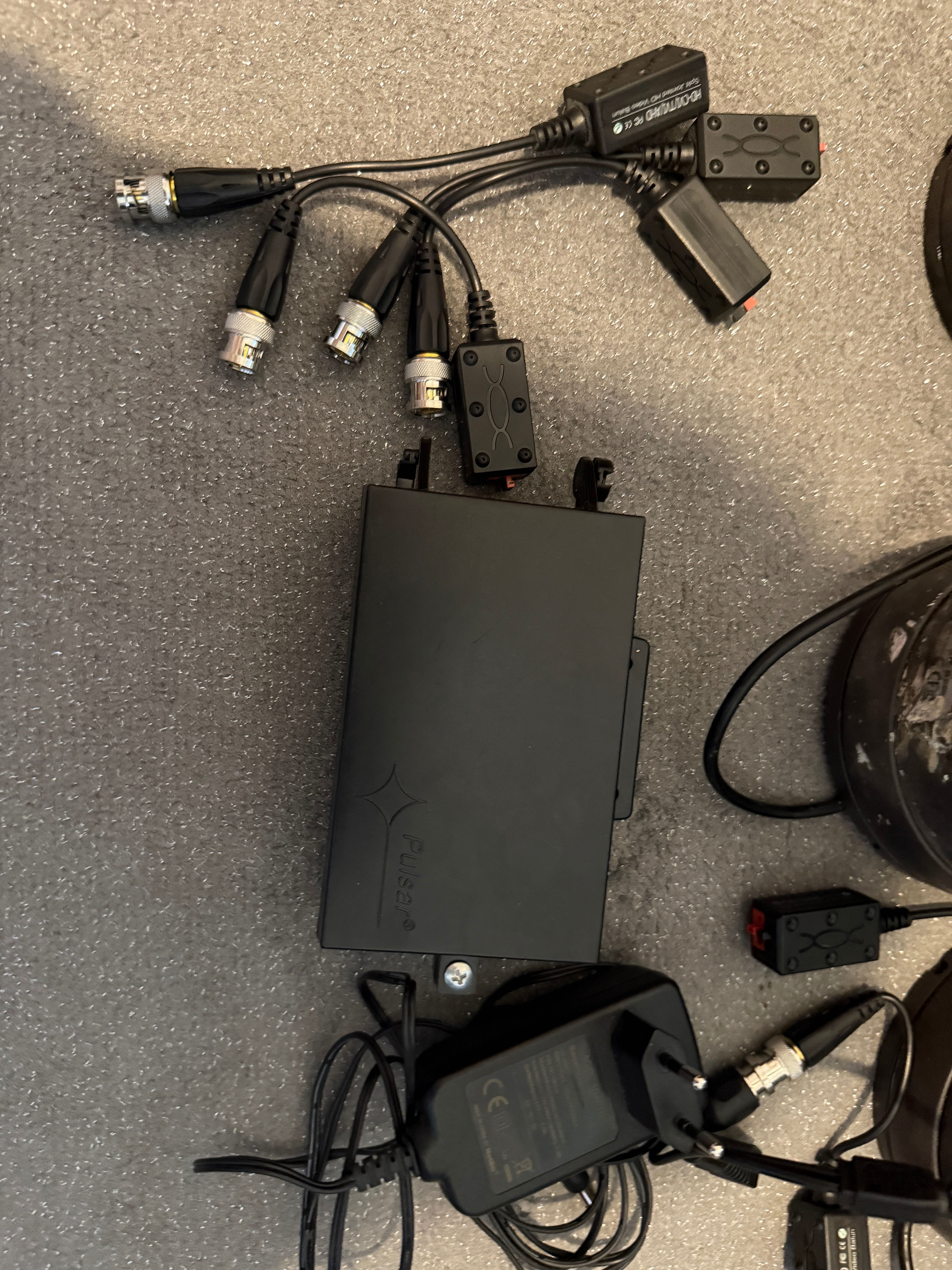6 x Kamera Dahua HDCVI HDW1200RP,10 x Transmiter Video, Moduł Zasilacz