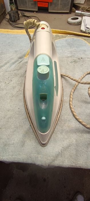 Ferro de engomar ufesa 1400W