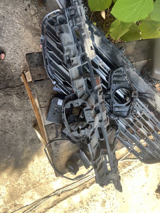 5311542010 Toyota кронштейн радиатора