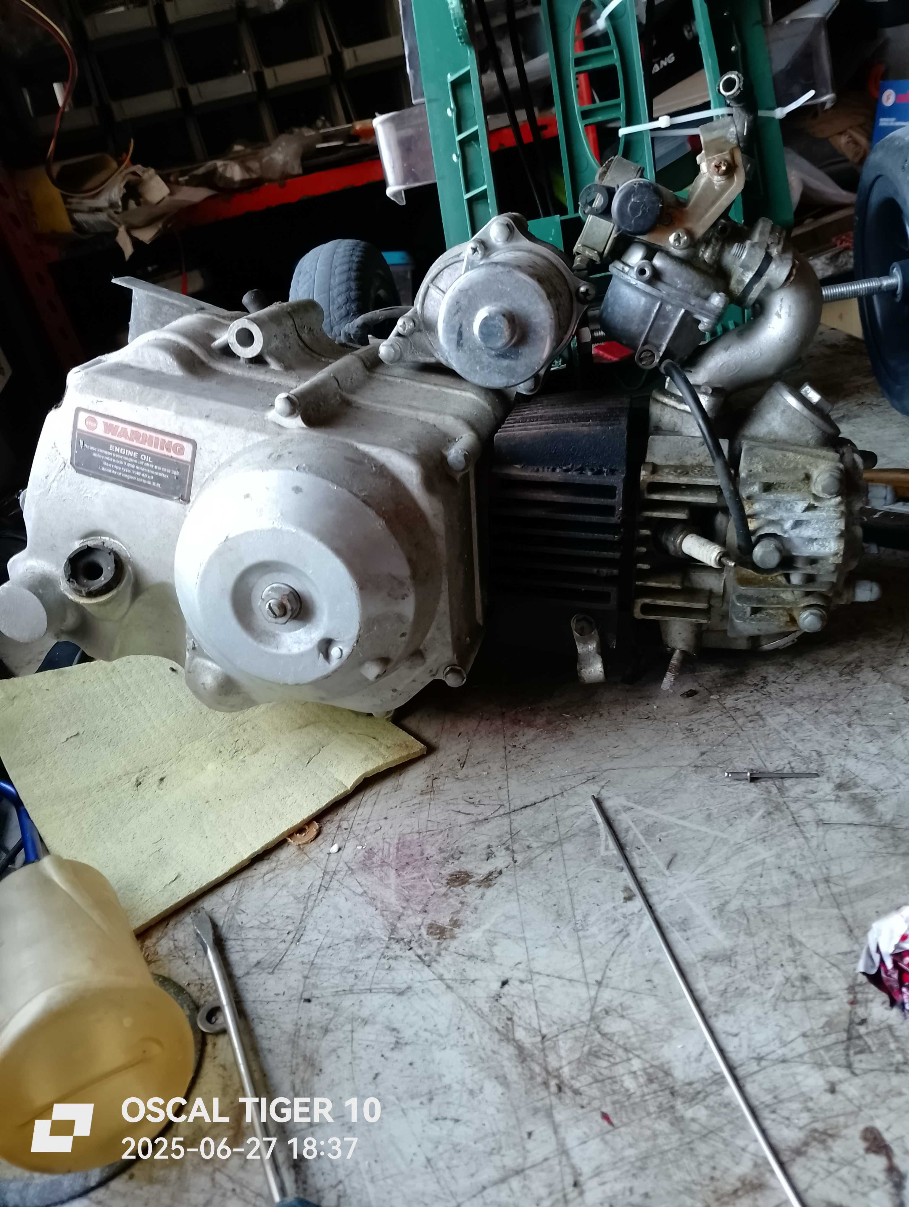 Motor  110 4 tempos a trabalhar.. automático