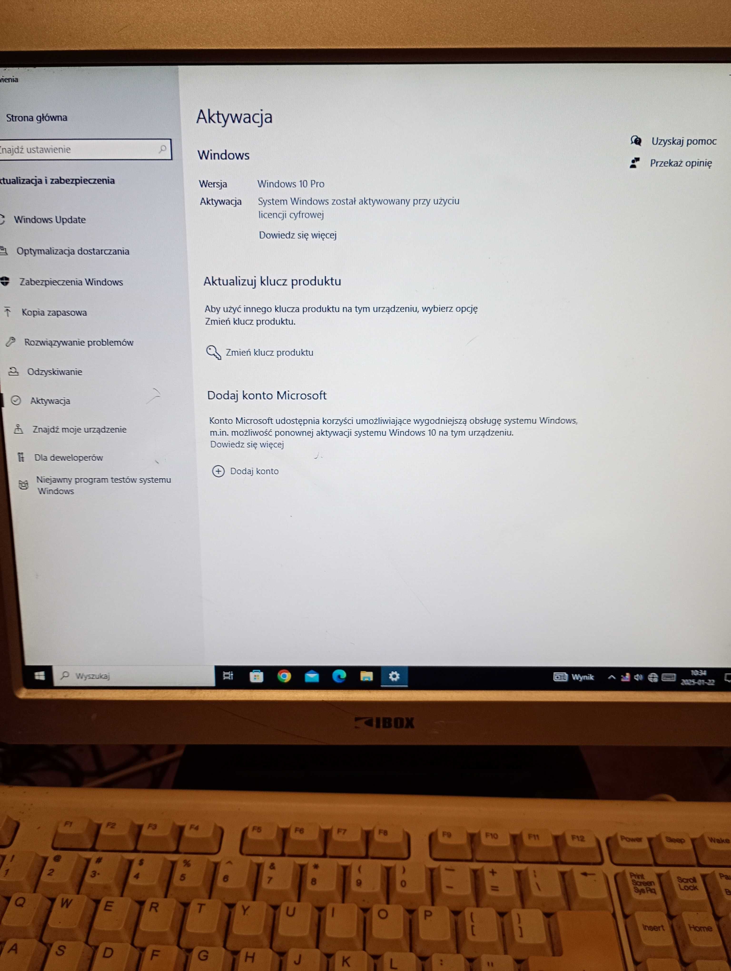 Komputer z systemem monitorem  sprawny