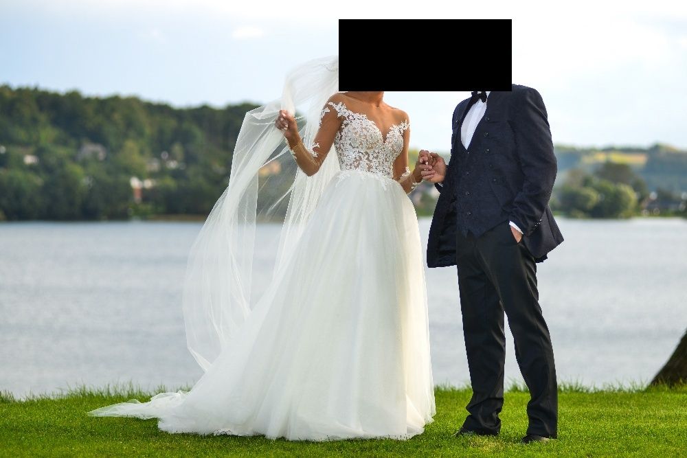 Garnitur ślubny zdobiony