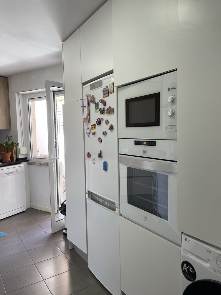 Apartamento t2 com potencial para t3 + terraço