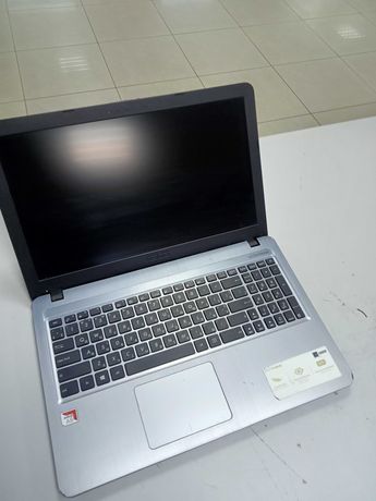 Ноутбук Б.У ASUS VivoBook X540BA Silver Gradient (X540BA-DM105)