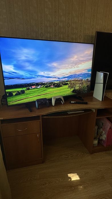 Продаю телевізор Hisense 50U6NQ у відмінному стані