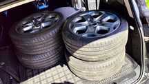 Alufelgi 8J18 ET55, 5x108 org. Ford + markowe opony letnie 235/40/18