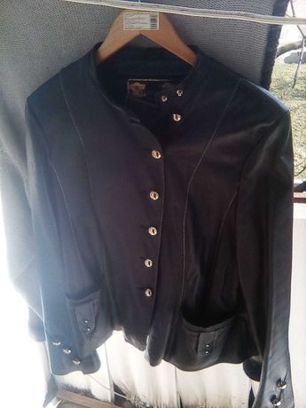 Женская стильная кожаная куртка IKRA