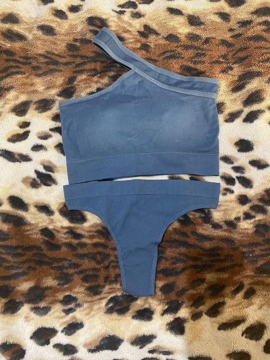 Жіночі комплекти нові