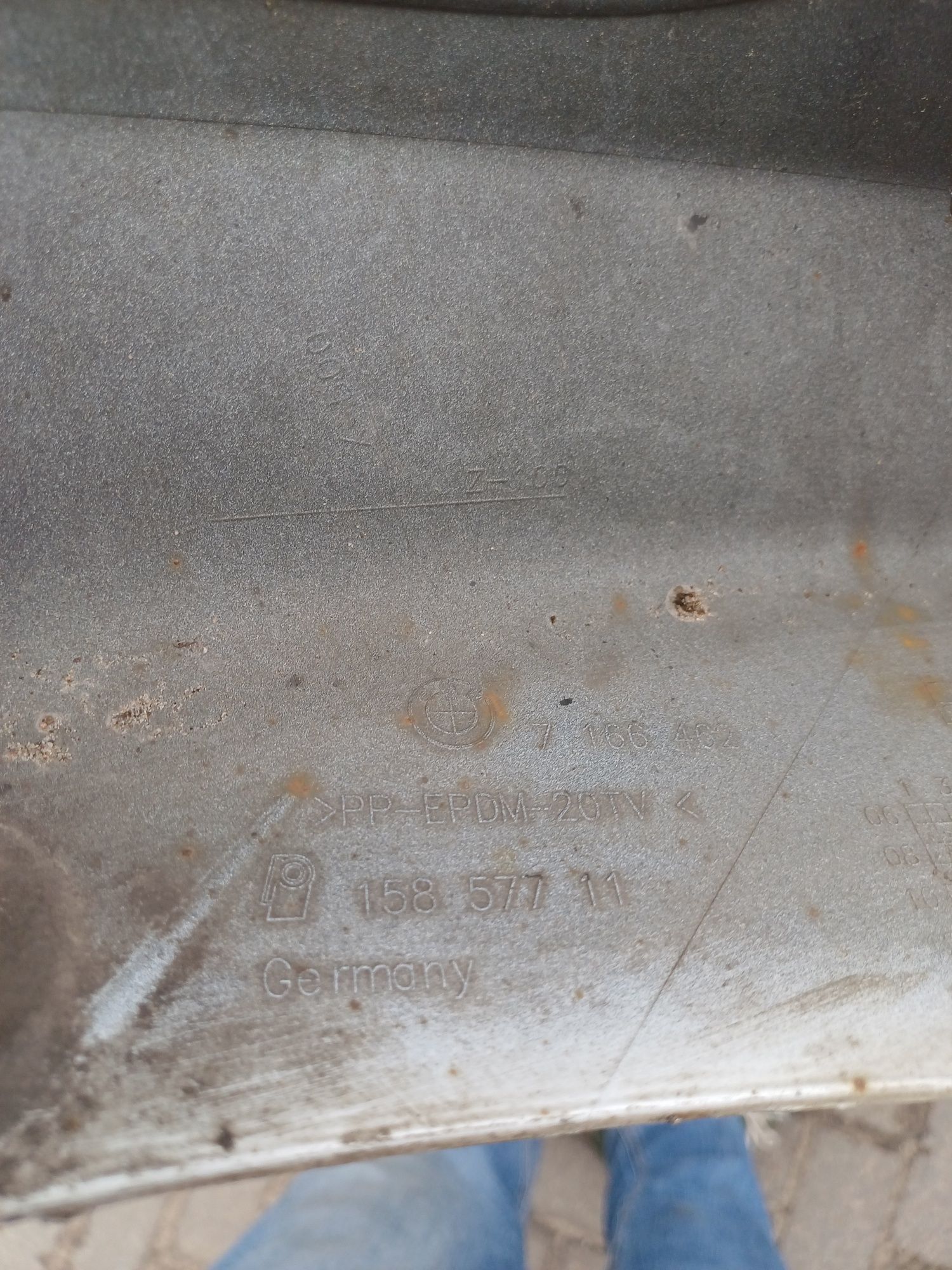 Zderzak przedni do bmw 1  E81.  E87