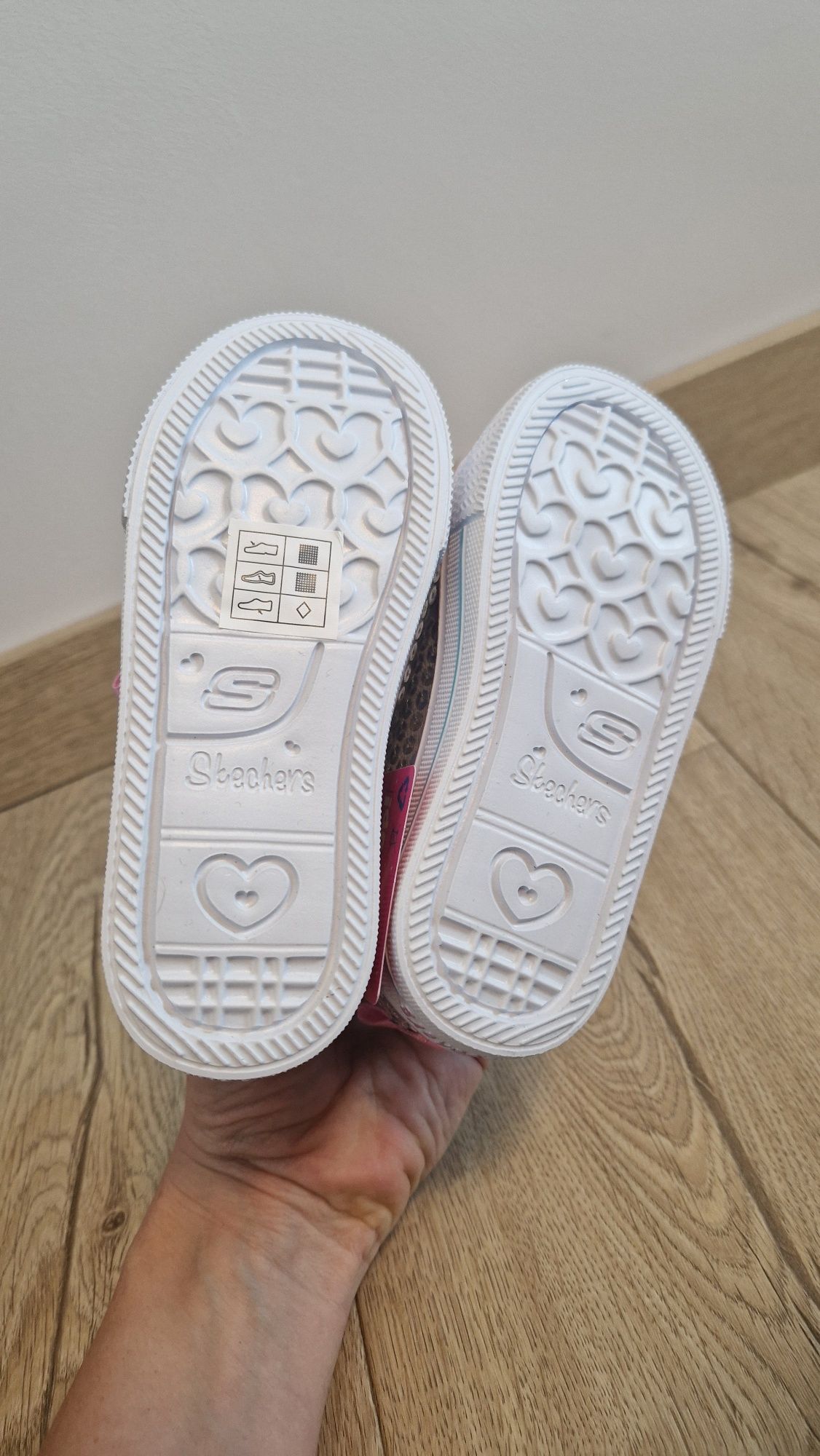 Nowe 24 skechers świecące buty z cekinami dla dziewczynki adidasy spor